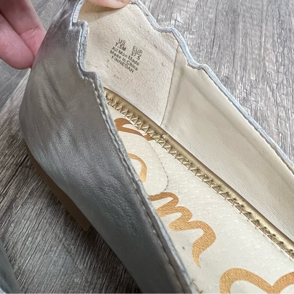 Sam Edelman 7.5 Finnegan Silver Flats - Picture 8 of 8